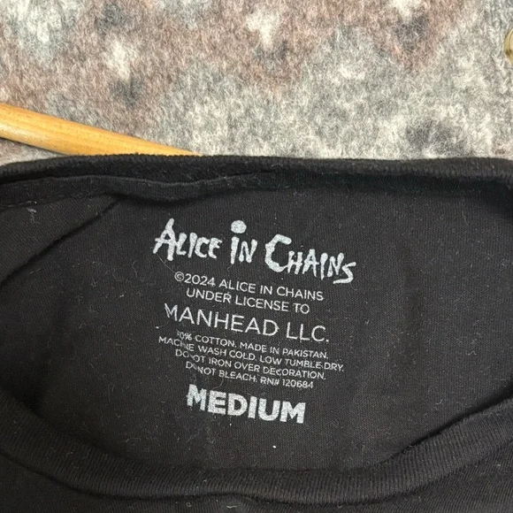 Alice In Chains Graphic Tee - Picture 2 of 2